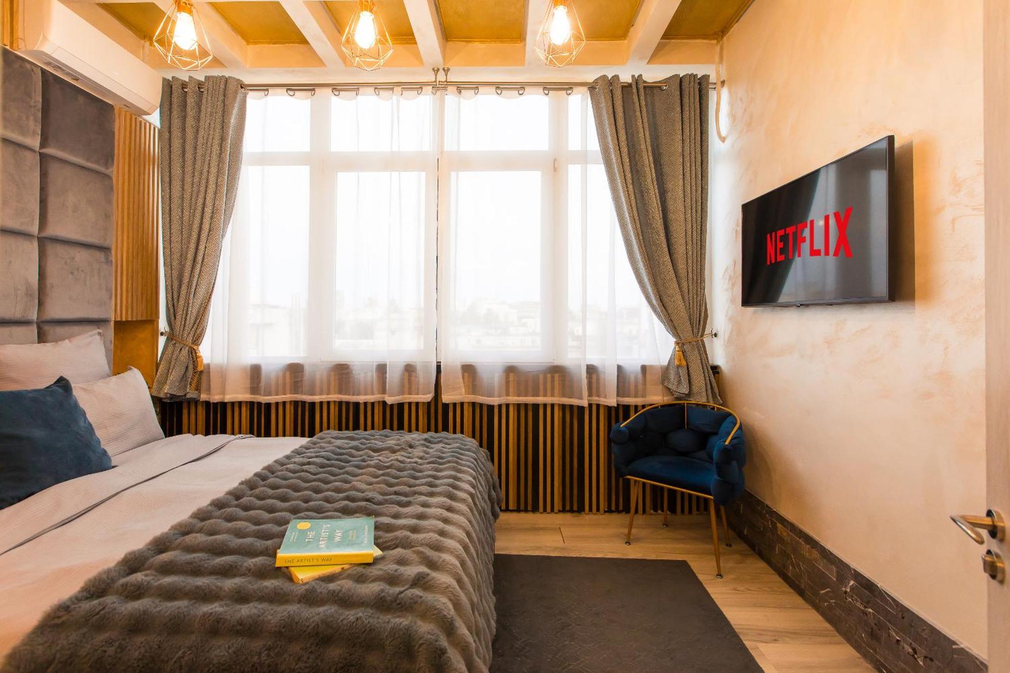 Royalty Apt With City Views On Calea Victoriei Bukarest Exteriör bild
