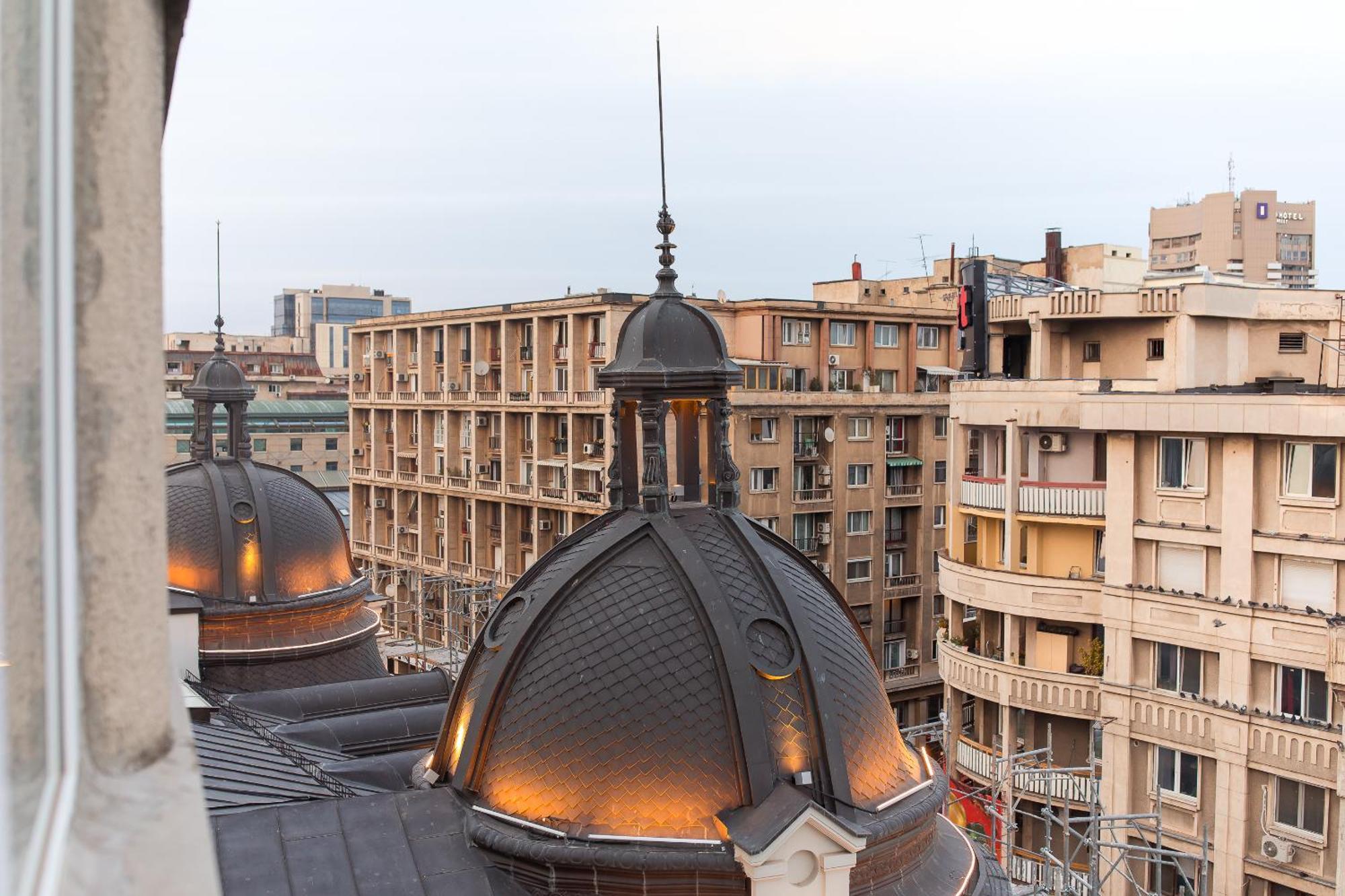 Royalty Apt With City Views On Calea Victoriei Bukarest Exteriör bild