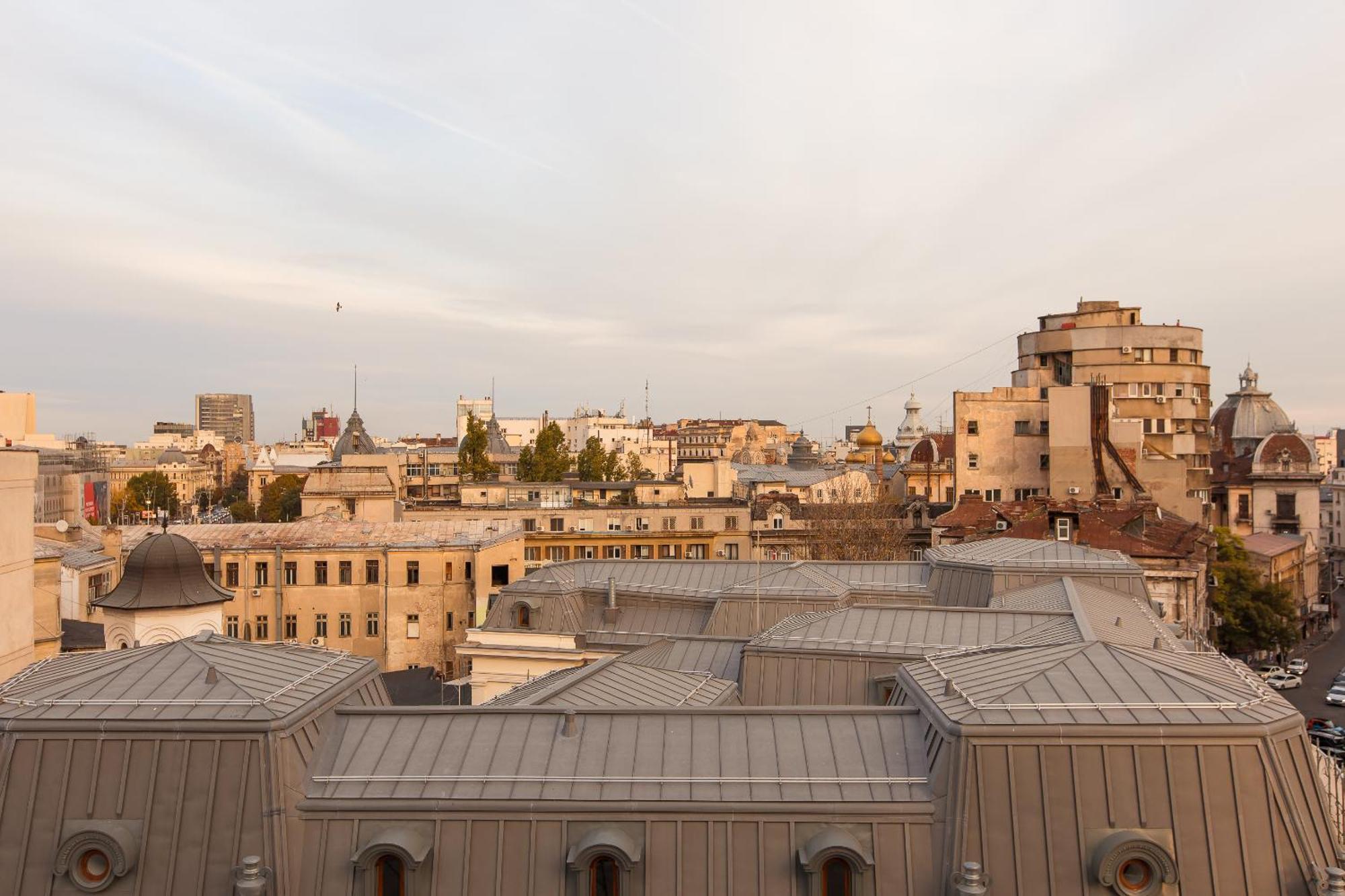 Royalty Apt With City Views On Calea Victoriei Bukarest Exteriör bild
