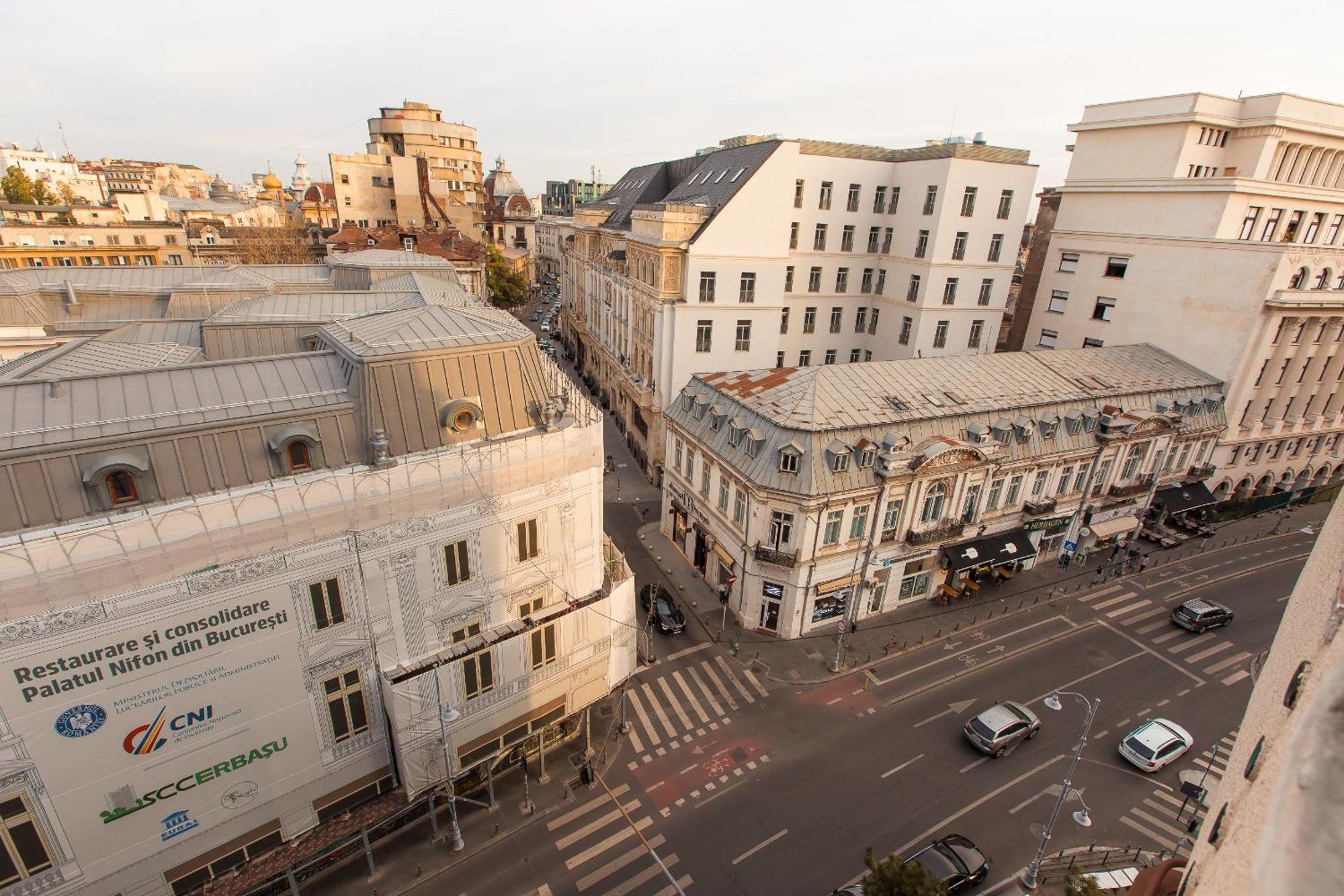 Royalty Apt With City Views On Calea Victoriei Bukarest Exteriör bild